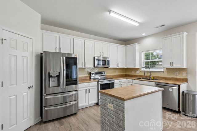 9621 Rothman Lane, Charlotte, NC 28215