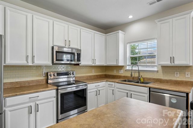 9621 Rothman Lane, Charlotte, NC 28215