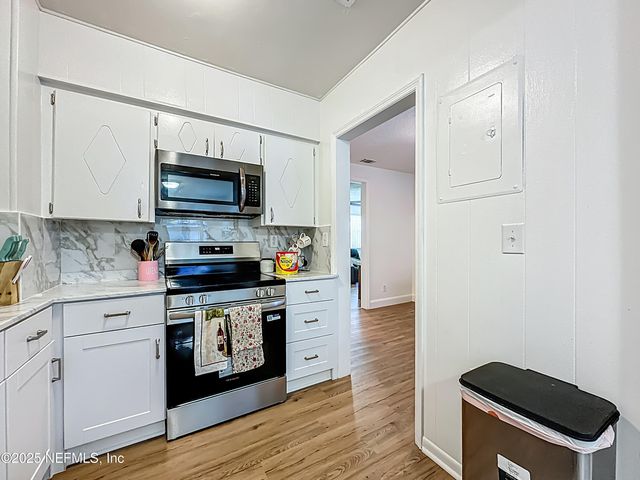 1981 EAST Road, Jacksonville, FL 32216