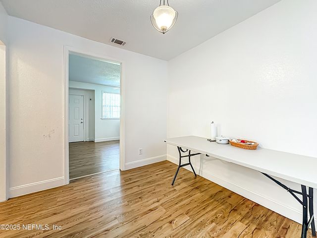 1981 EAST Road, Jacksonville, FL 32216