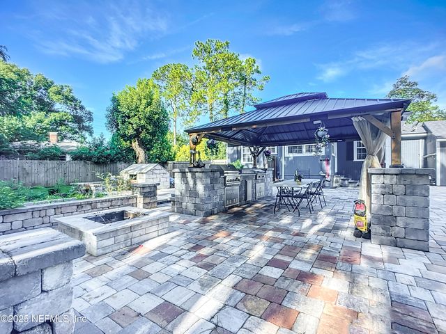 1981 EAST Road, Jacksonville, FL 32216