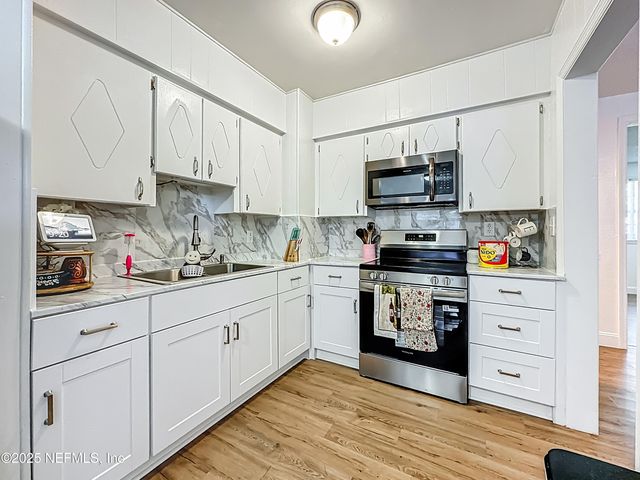 1981 EAST Road, Jacksonville, FL 32216