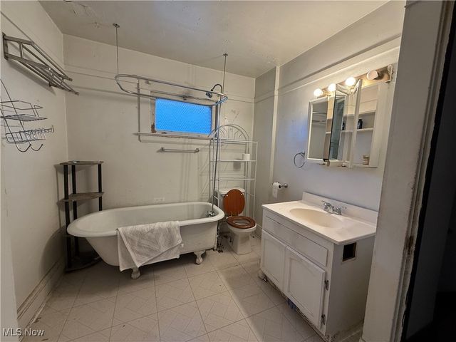 14004 Idarose Avenue, Cleveland, OH 44110