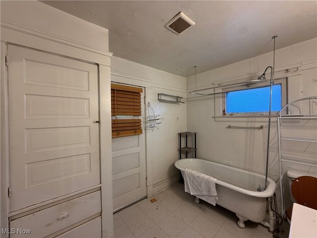 14004 Idarose Avenue, Cleveland, OH 44110