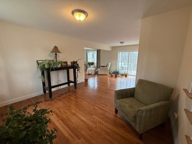 4 Waxen Way, Shirley, MA 01464