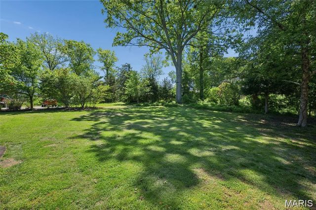 9743 Tesson Ferry Road, Affton, MO 63123