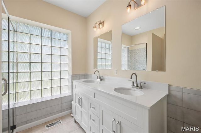 9743 Tesson Ferry Road, Affton, MO 63123