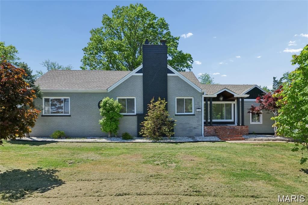 9743 Tesson Ferry Road, Affton, MO 63123