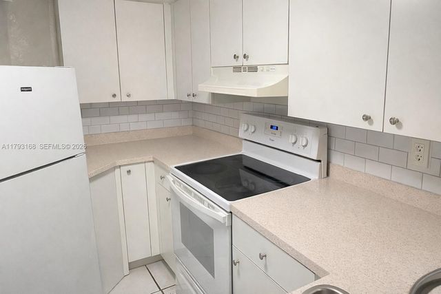8305 SW 152nd Avenue A411, Miami, FL 33193