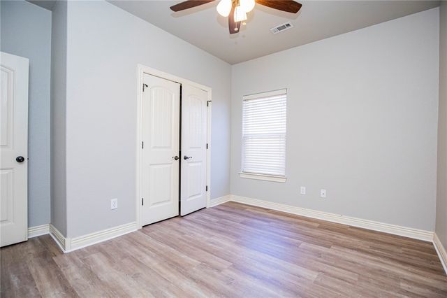 2715 W Vanike Drive, Fayetteville, AR 72704