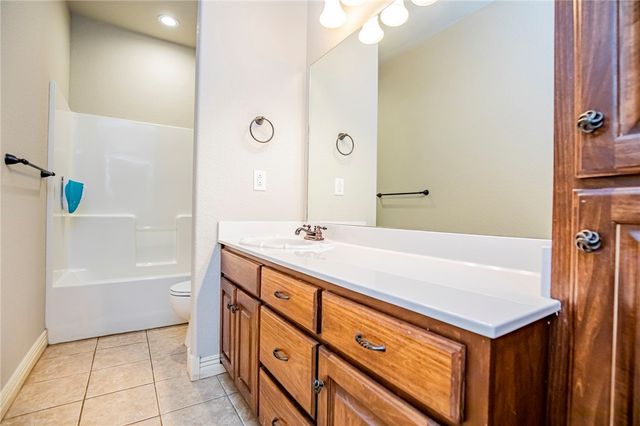 2715 W Vanike Drive, Fayetteville, AR 72704