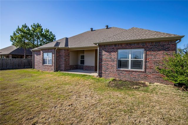 2715 W Vanike Drive, Fayetteville, AR 72704