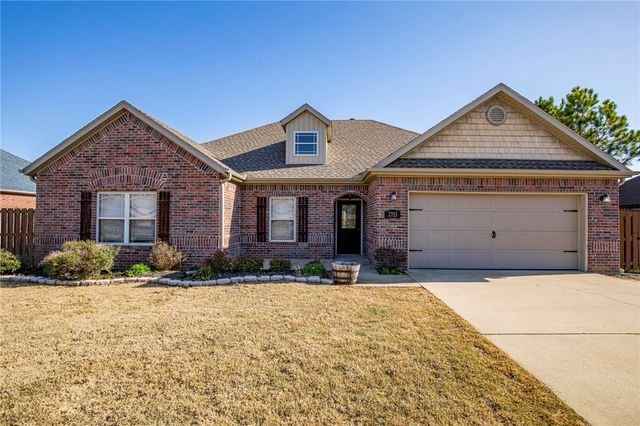 2715 W Vanike Drive, Fayetteville, AR 72704