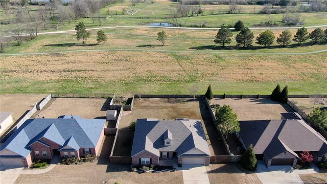 2715 W Vanike Drive, Fayetteville, AR 72704