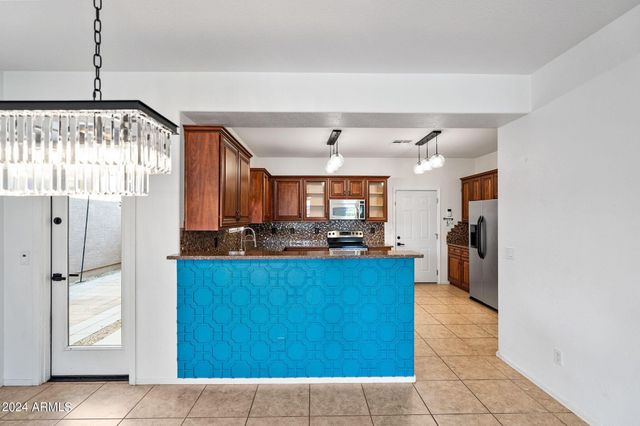 3771 E Kristal Way, Phoenix, AZ 85050