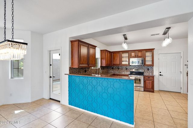 3771 E Kristal Way, Phoenix, AZ 85050