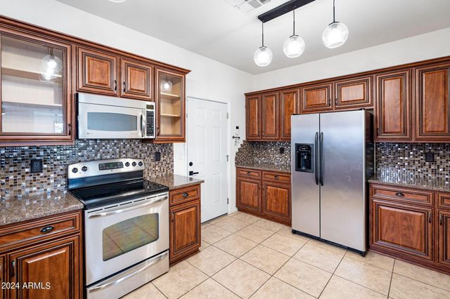 3771 E Kristal Way, Phoenix, AZ 85050