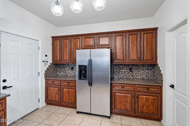 3771 E Kristal Way, Phoenix, AZ 85050