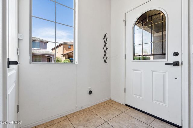 3771 E Kristal Way, Phoenix, AZ 85050
