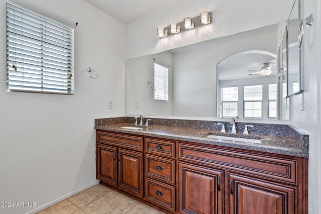 3771 E Kristal Way, Phoenix, AZ 85050