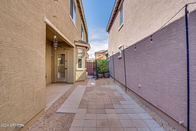 3771 E Kristal Way, Phoenix, AZ 85050