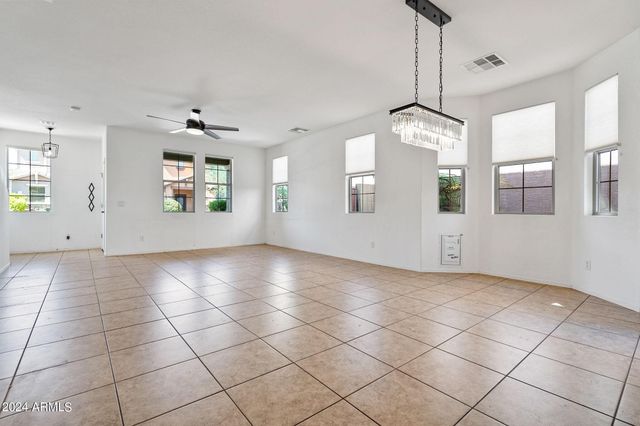 3771 E Kristal Way, Phoenix, AZ 85050