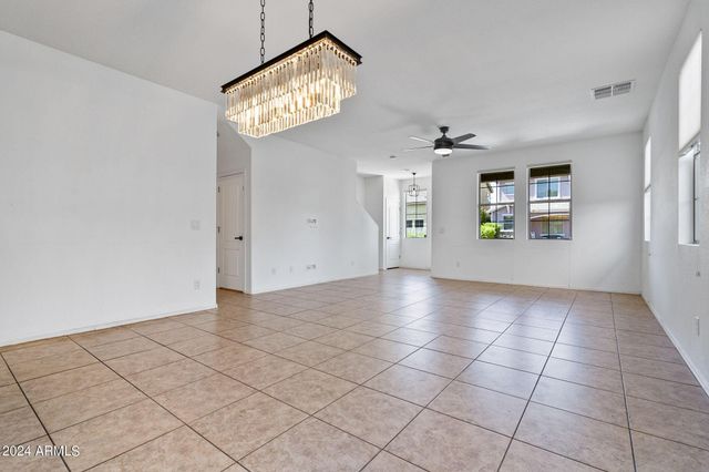 3771 E Kristal Way, Phoenix, AZ 85050