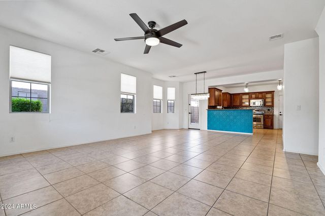 3771 E Kristal Way, Phoenix, AZ 85050
