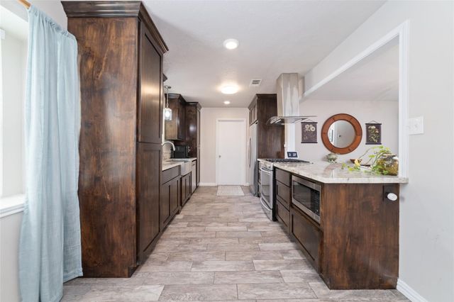 15118 Stillcreek Drive, Houston, TX 77070