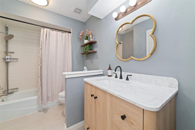 15118 Stillcreek Drive, Houston, TX 77070