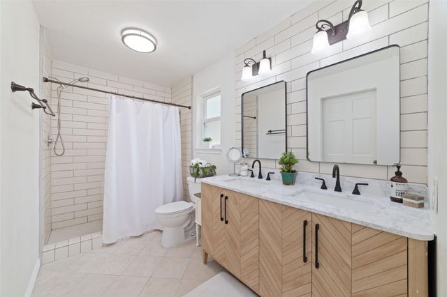 15118 Stillcreek Drive, Houston, TX 77070