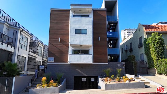 1115 Hacienda Place, West Hollywood, CA 90069