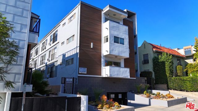 1115 Hacienda Place, West Hollywood, CA 90069