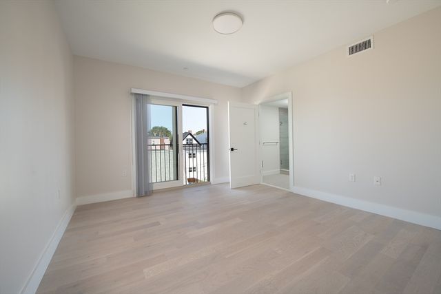 425 Border St. 203, Boston, MA 02128