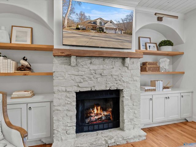 2665 Signal Point Road, Guntersville, AL 35976