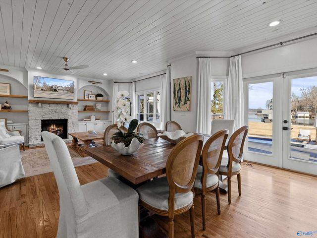 2665 Signal Point Road, Guntersville, AL 35976