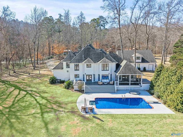 2665 Signal Point Road, Guntersville, AL 35976