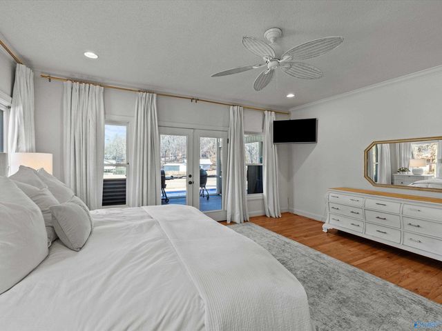 2665 Signal Point Road, Guntersville, AL 35976