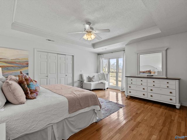 2665 Signal Point Road, Guntersville, AL 35976