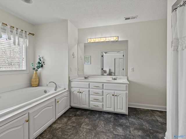 2665 Signal Point Road, Guntersville, AL 35976