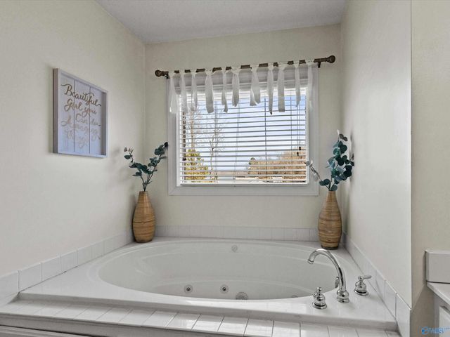 2665 Signal Point Road, Guntersville, AL 35976