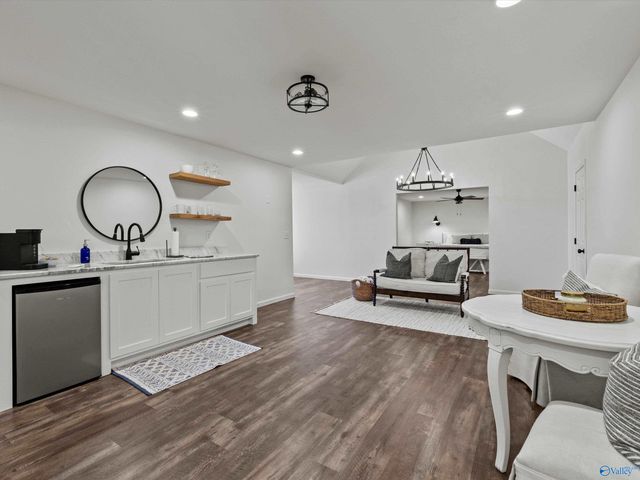 2665 Signal Point Road, Guntersville, AL 35976