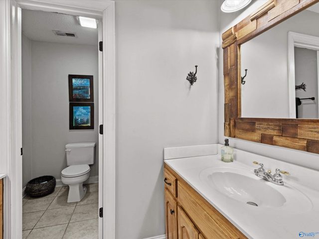 2665 Signal Point Road, Guntersville, AL 35976