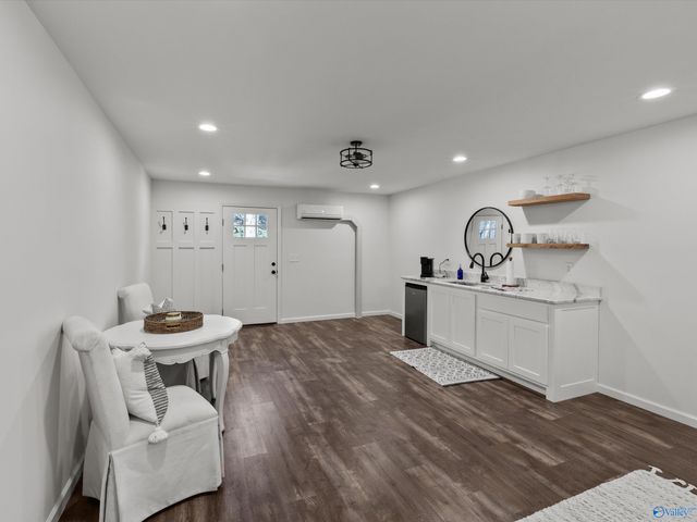 2665 Signal Point Road, Guntersville, AL 35976