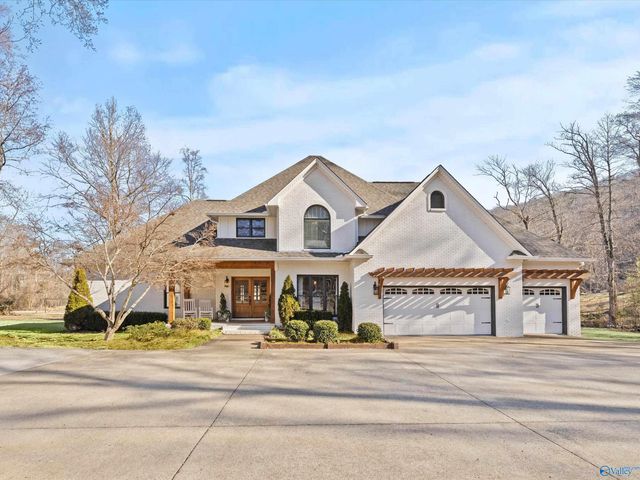 2665 Signal Point Road, Guntersville, AL 35976