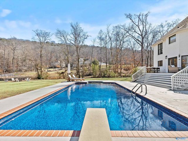 2665 Signal Point Road, Guntersville, AL 35976