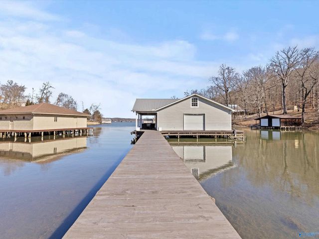 2665 Signal Point Road, Guntersville, AL 35976