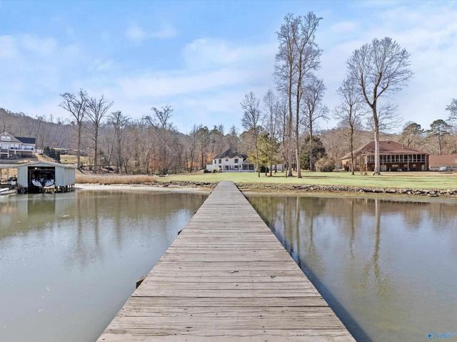 2665 Signal Point Road, Guntersville, AL 35976