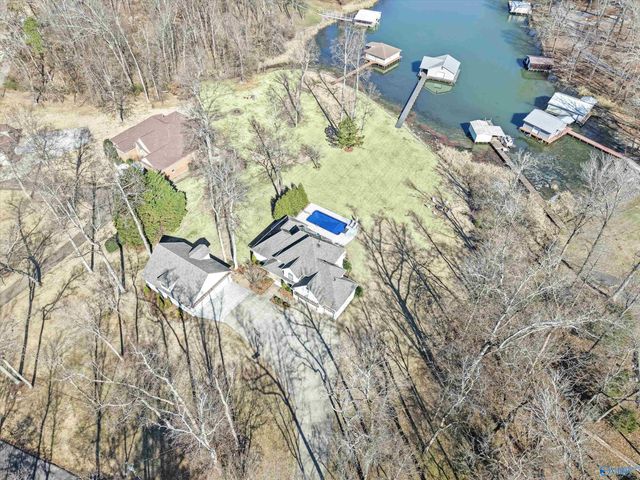 2665 Signal Point Road, Guntersville, AL 35976