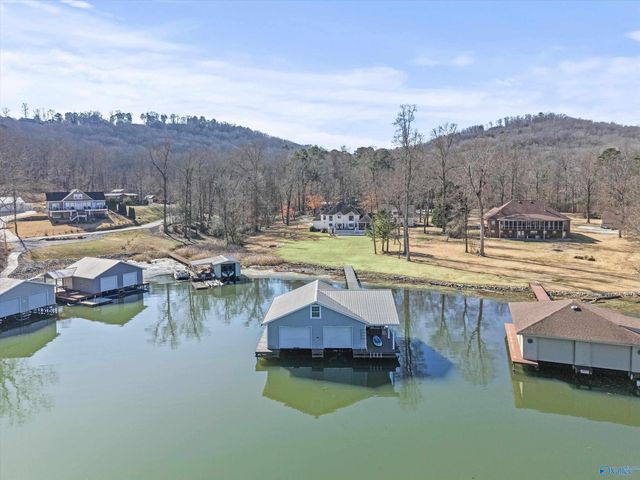 2665 Signal Point Road, Guntersville, AL 35976
